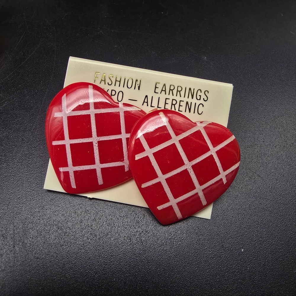 Red Retro Heart Earrings Diagonal Cross Striped Vintage 1980s Plastic Jewelry